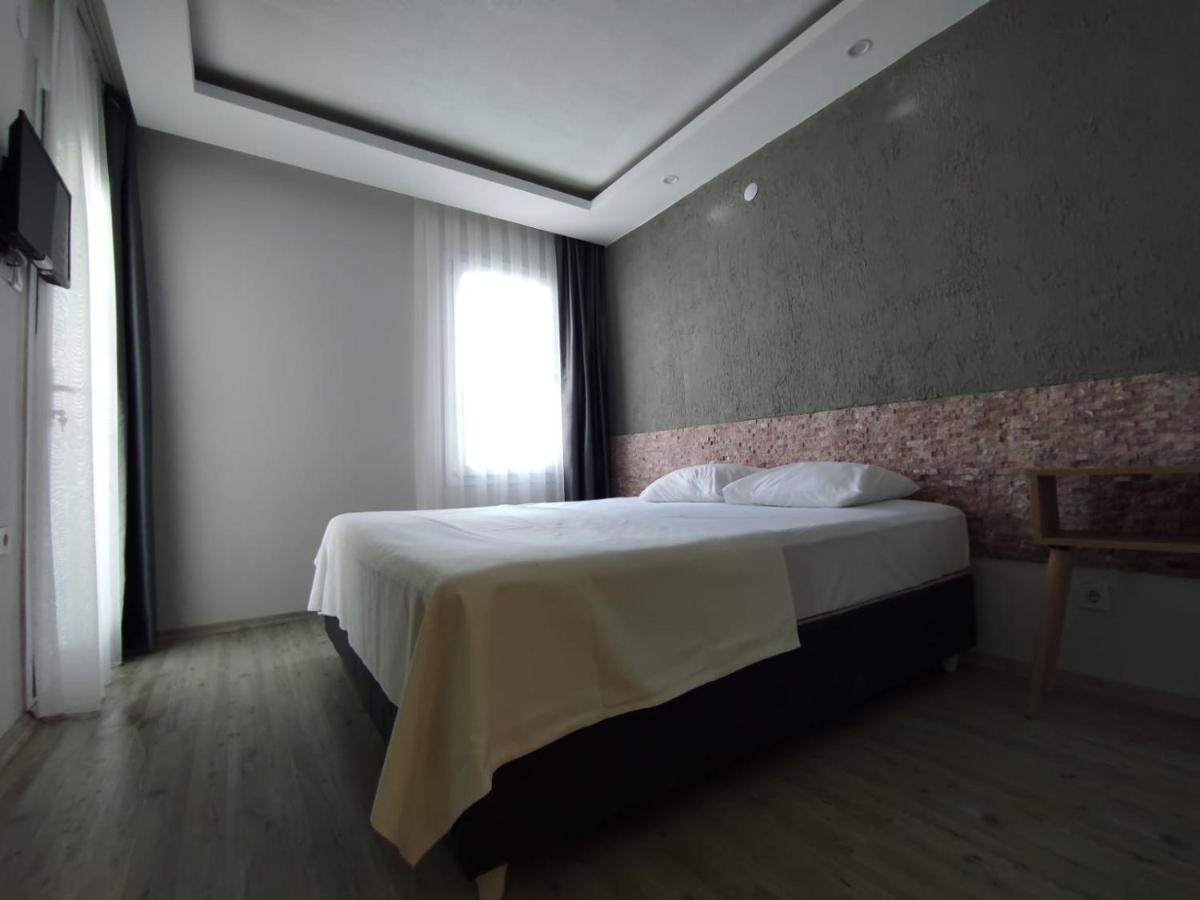 1989 Hotel Sebat Çeşme Buitenkant foto