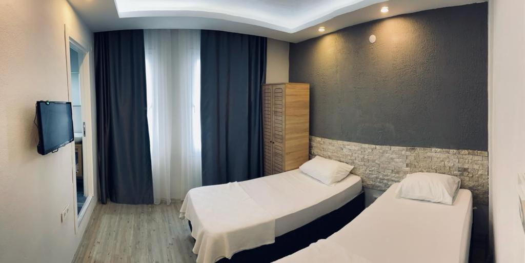 1989 Hotel Sebat Çeşme Buitenkant foto